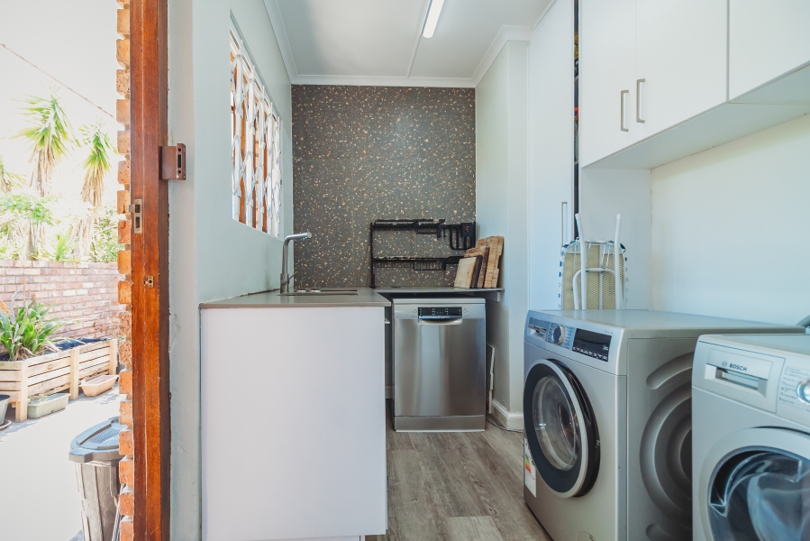 4 Bedroom Property for Sale in Loerie Park Western Cape